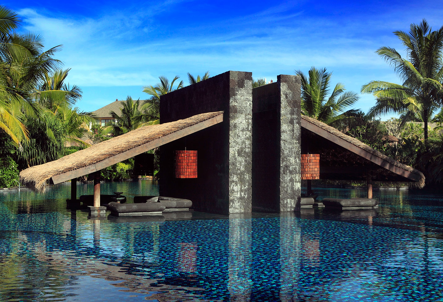 巴厘岛圣瑞吉酒店 | 豪华与自然的完美融合-1