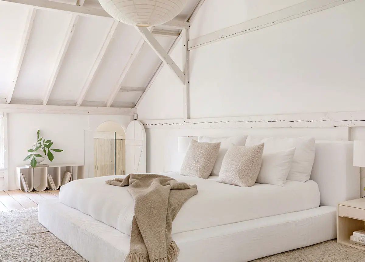 明亮与黑暗的碰撞 | Connecticut 北美风格住宅设计-13