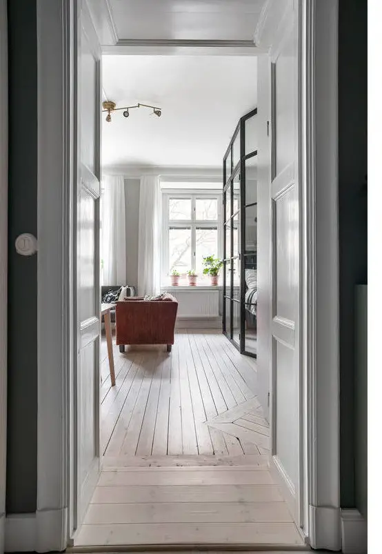 瑞典大型工作室的卧室玻璃隔墙设计-12