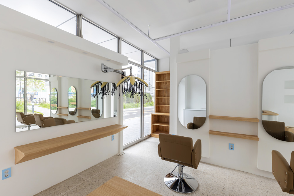 简约白色美发沙龙设计，打造时尚空间-6