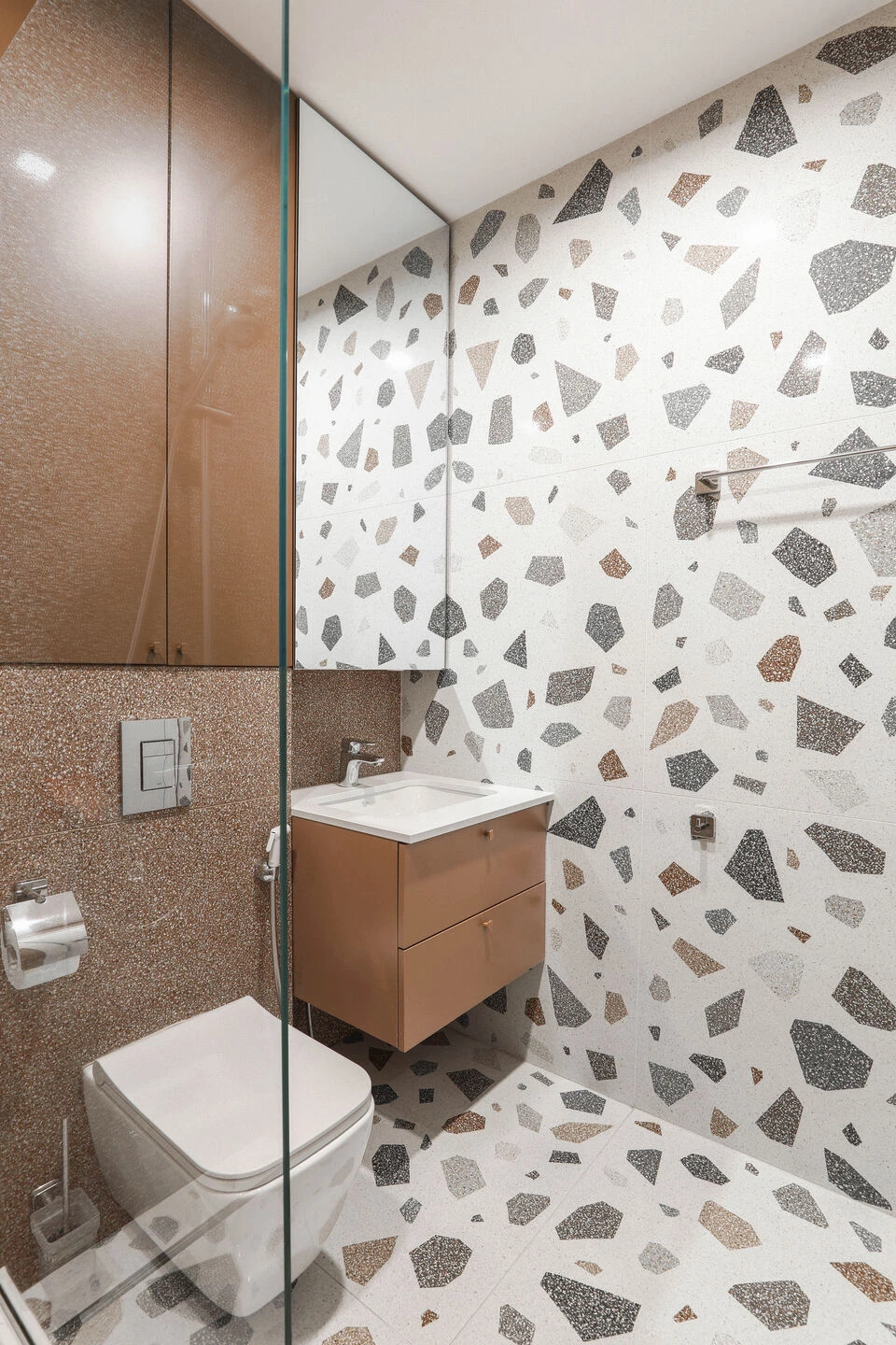 色彩项目 · 充满艺术气息的 2021 年家庭公寓设计丨保加利亚布尔加斯丨Think Forward-13