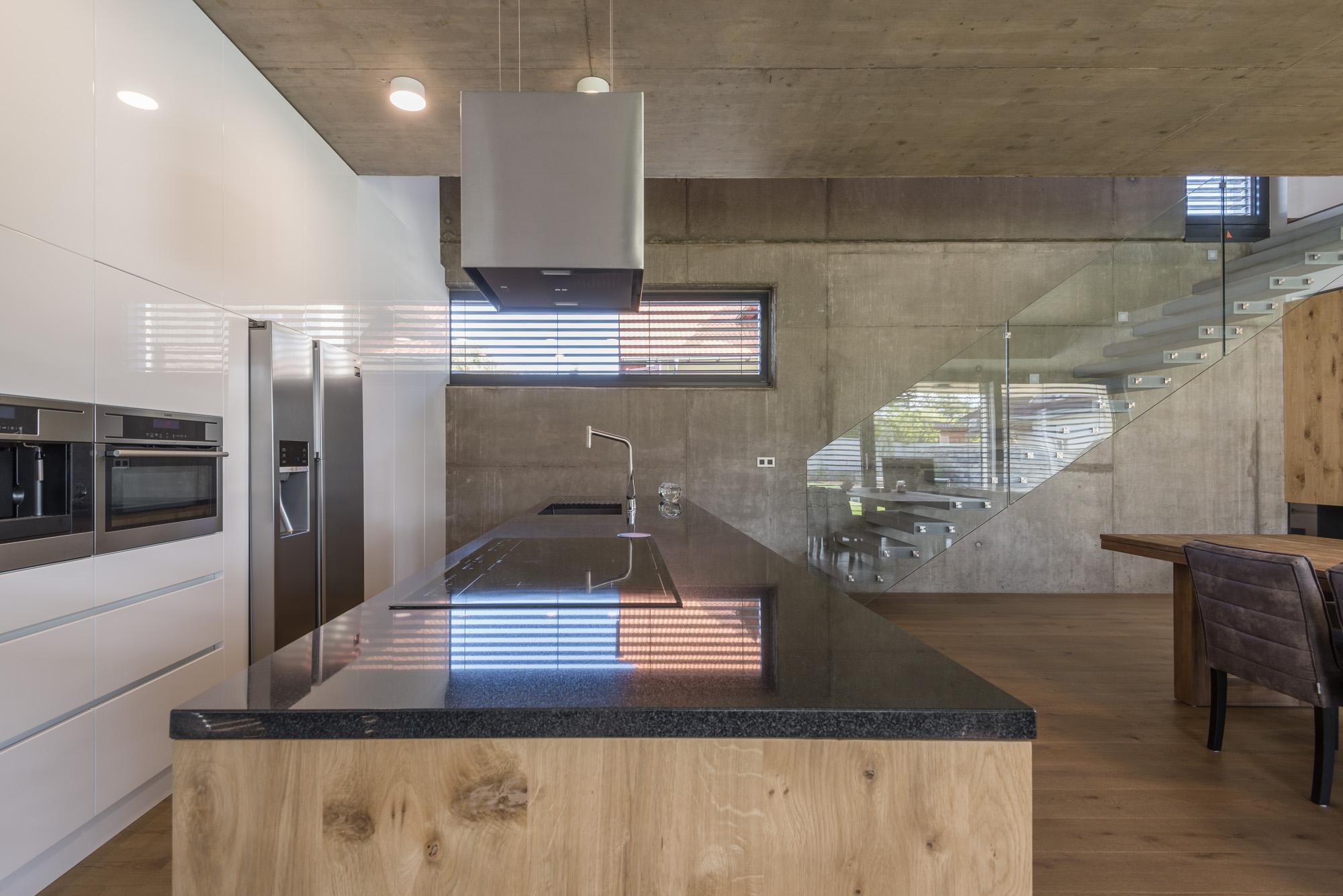 RODINNÝ DOM DUNAJSKÁ LUŽNÁ COMPASS ARCHITEKTI-1