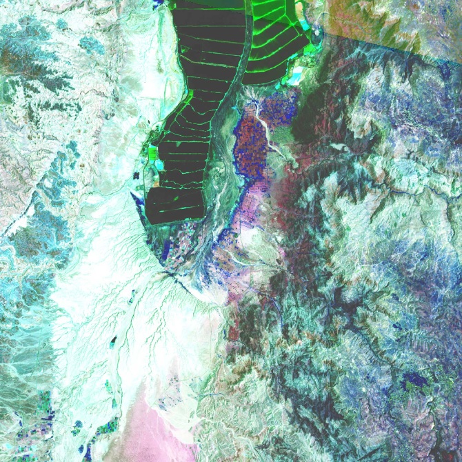 Blue Farmland可译为蓝色农田，但huaikuanchung不是一个常见的英文词汇或有公认含义的词语，不清楚其确切指的是什么，无法完成该部分的准确翻译 丨以色列-33