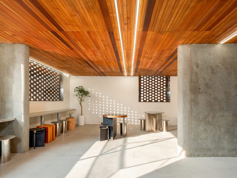 首尔独特风格面包店室内设计项目丨韩国首尔-19