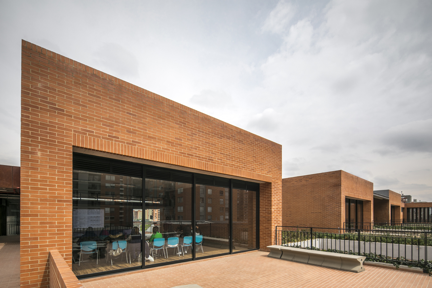 幸福学校 · 创新融入社区的哥伦比亚教育空间-45