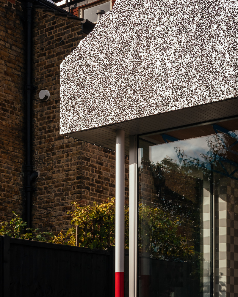 色彩斑斓的“山景房” · 英国伦敦的现代家庭住宅设计丨CAN-27