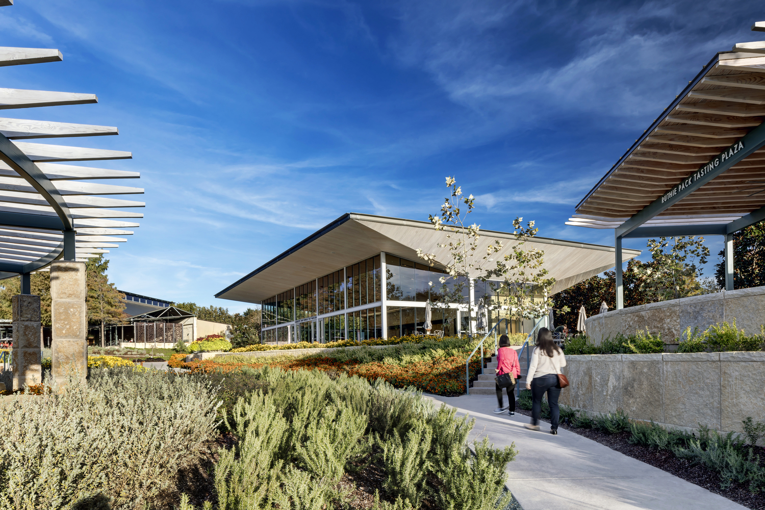 德州达拉斯“夏洛特与唐纳德”多功能演示亭-18