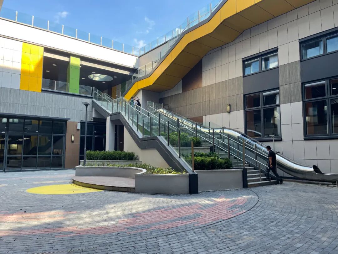 我向往的“神奇学校”，学习有社区，老师不用办公室，让每个孩子“闪闪发光”-42