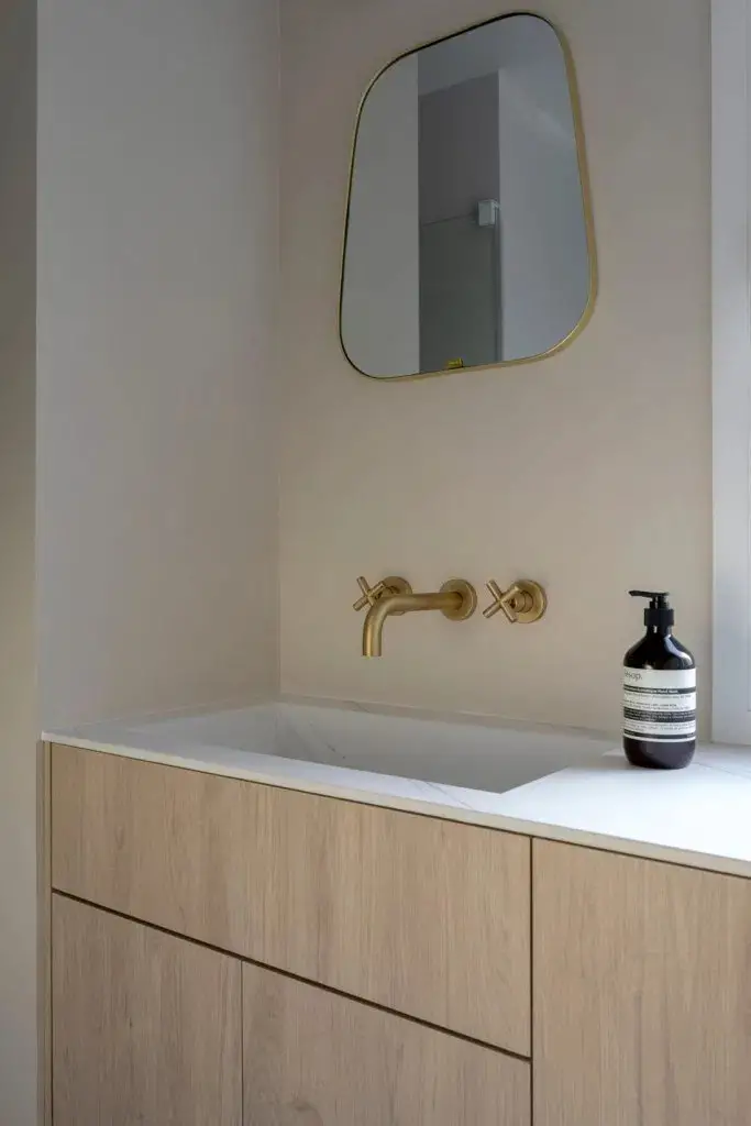 巴塞罗那古典建筑中的现代顶层公寓-20