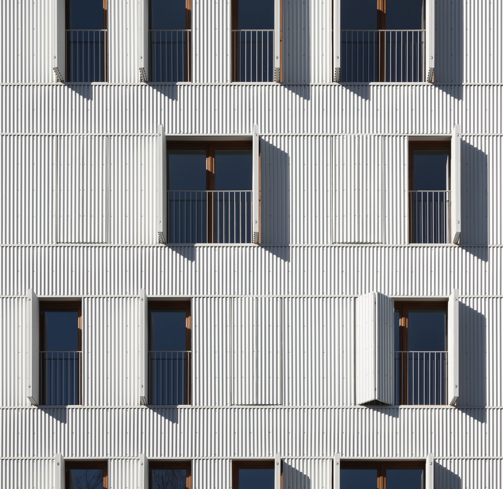 Madrid Adelfas 98 绿色住宅大楼，双体积设计优化自然光-56