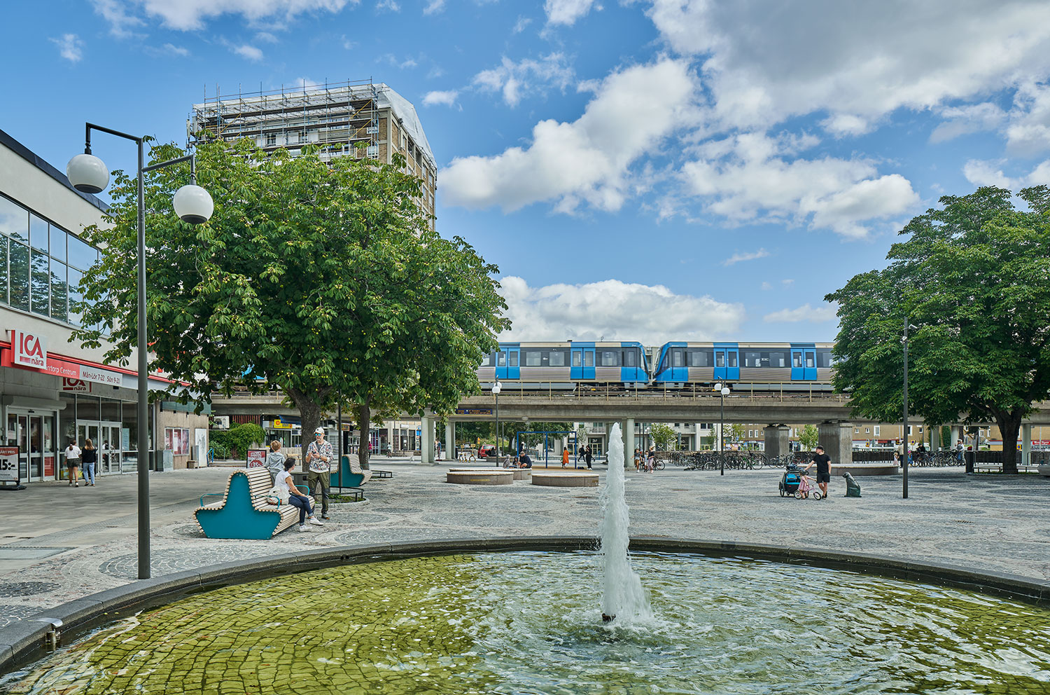 瑞典 Kärrtorp 中心广场丨瑞典斯德哥尔摩丨Nyréns Arkitektkontor-14