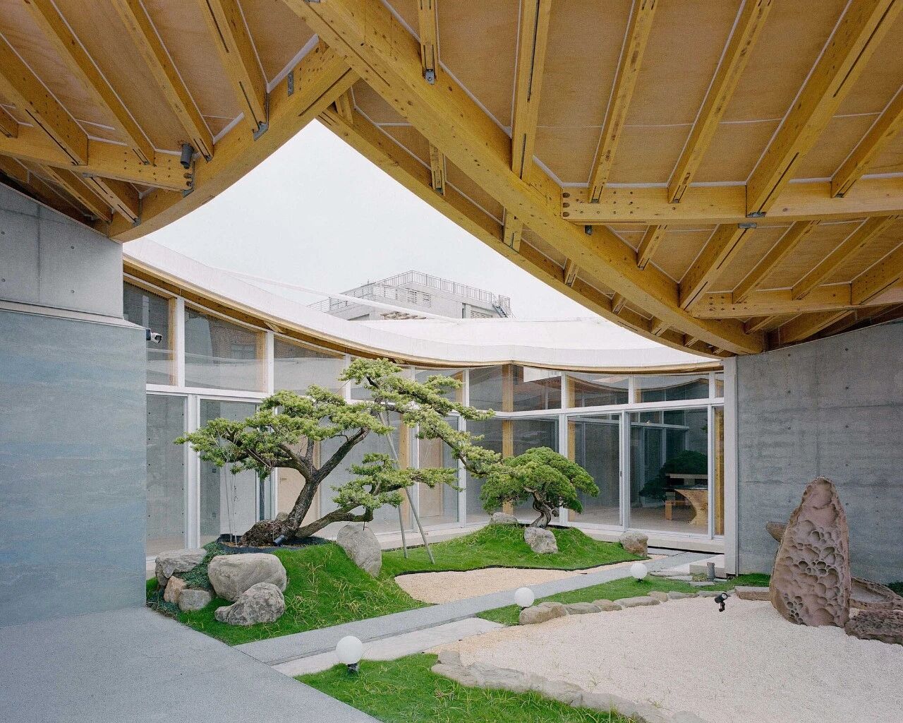 旋转45°的曲面巨型木屋顶丨中国云林县丨CTAA Architects Lab-5