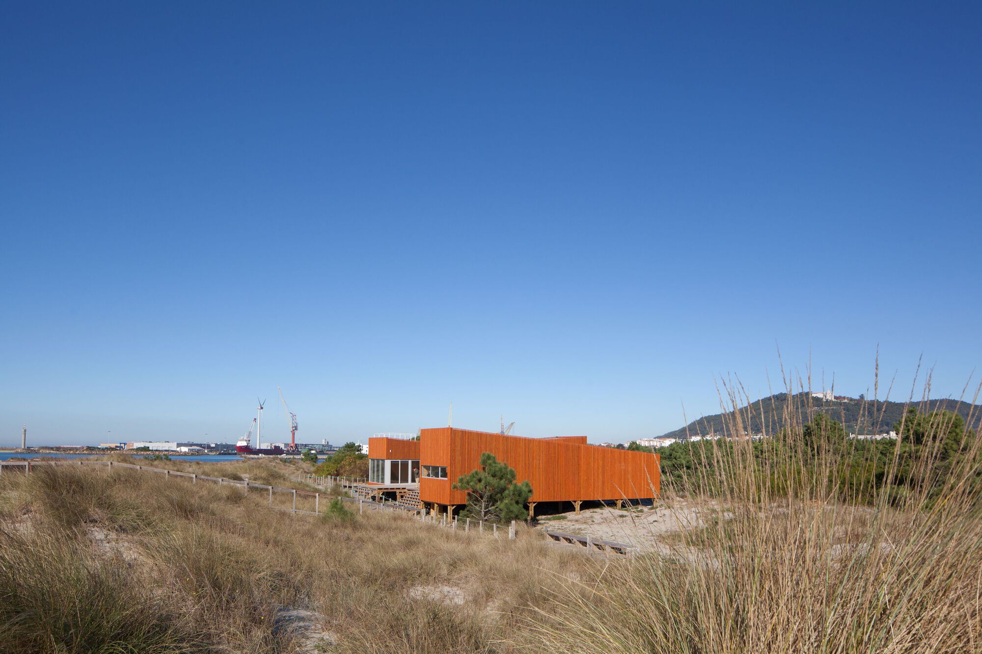 Support Center for Sports Activities / Branco Cavaleiro Architects-34