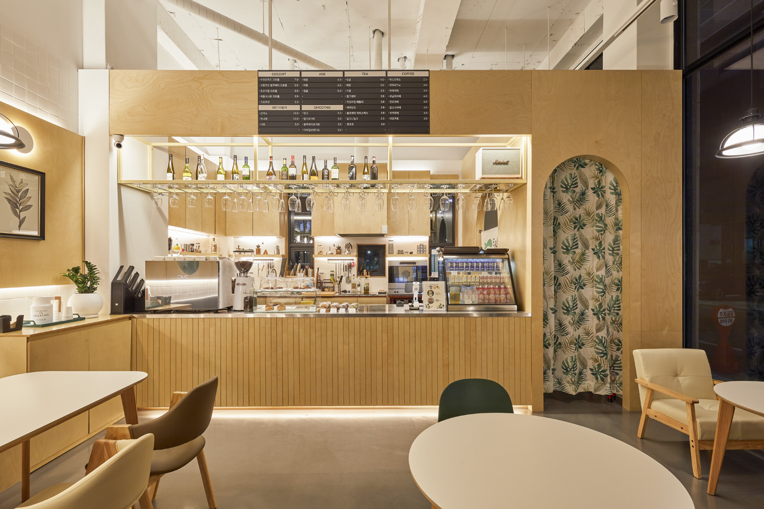 20 平米现代简约咖啡厅设计 | 温馨白与质感原木-7
