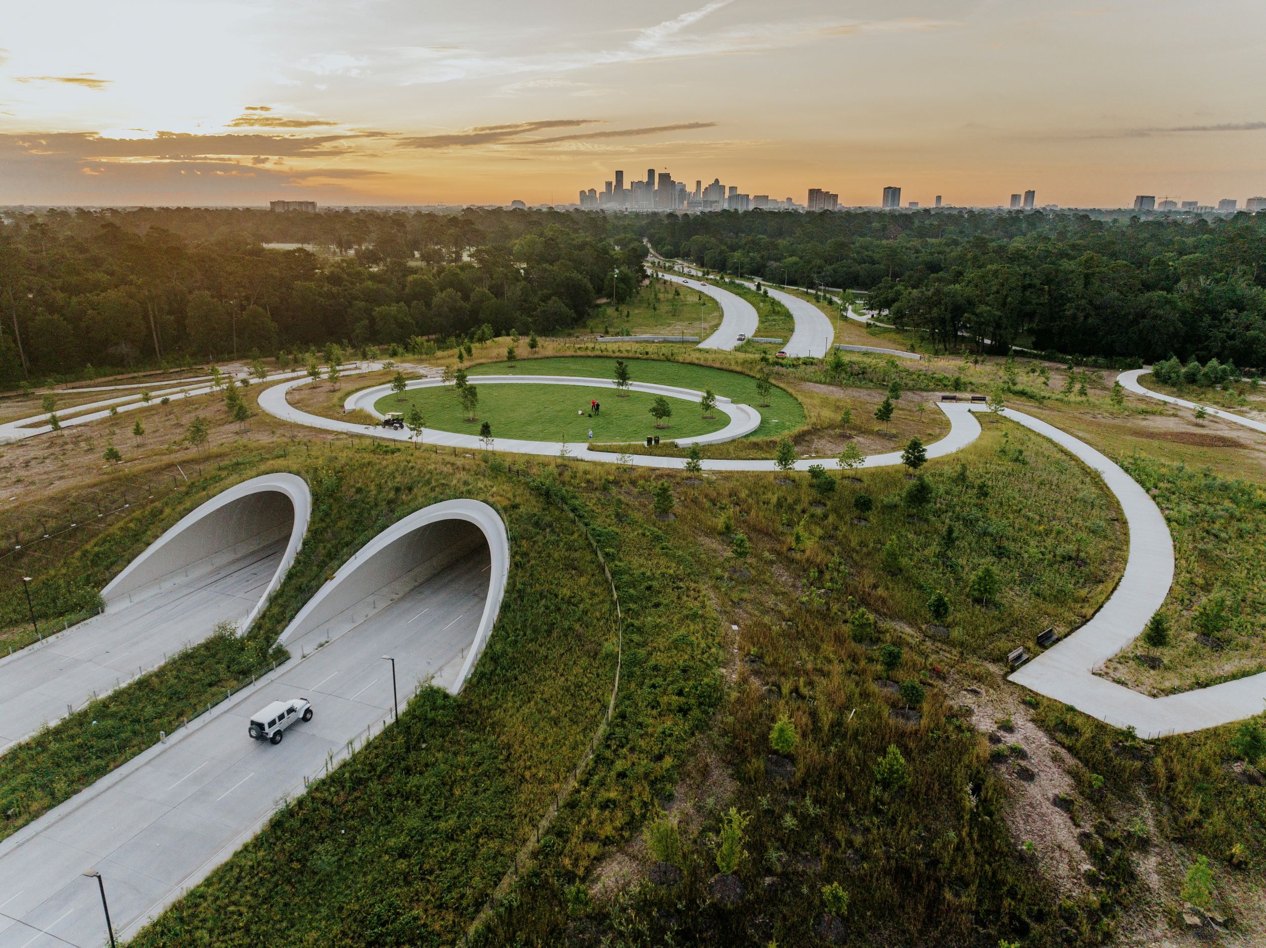 Kinder Land Bridge and Cyvia and Melvyn Wolff Prairie at Memorial Park | Nelson Byrd Woltz Landscape Architects-9