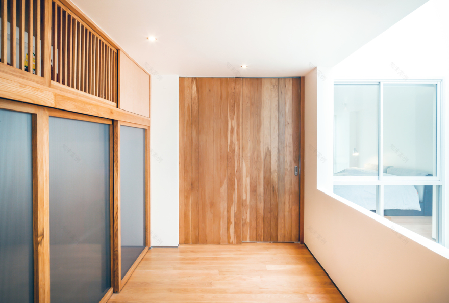 废弃联排别墅的轻盈翻新-76