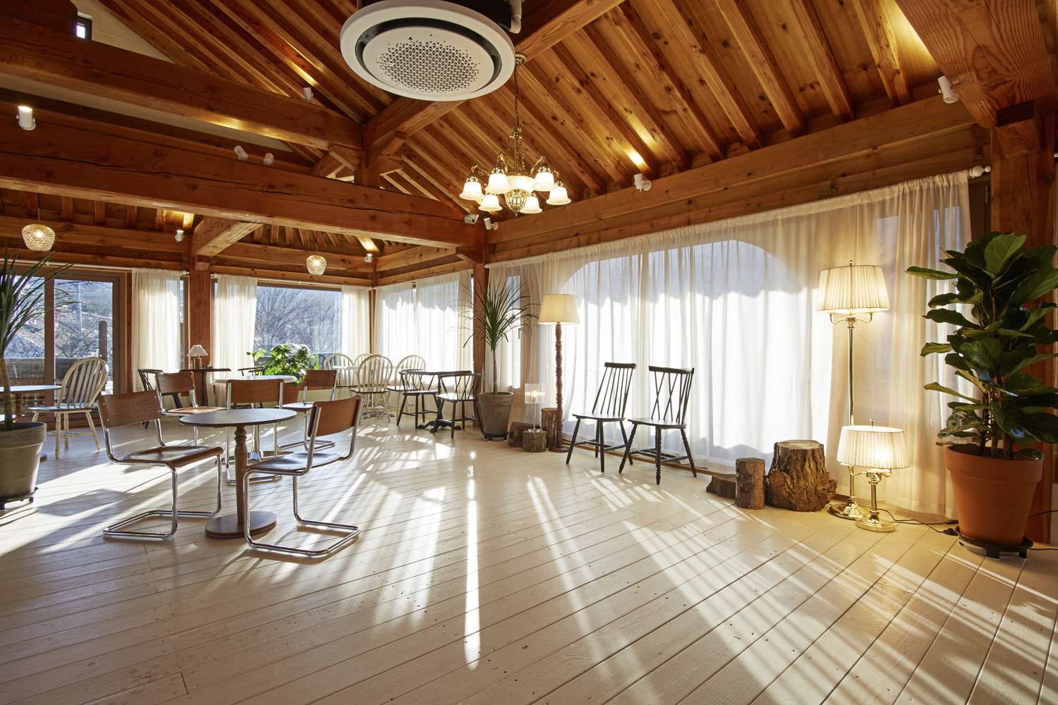 60 平小空间咖啡厅设计，温馨舒适-8