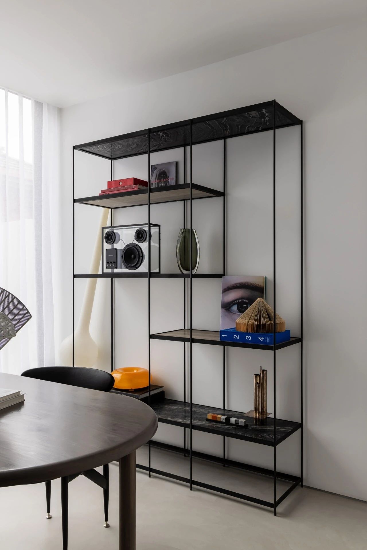 新旧融合的单色住宅丨澳大利亚墨尔本丨C.Kairouz Architects-35