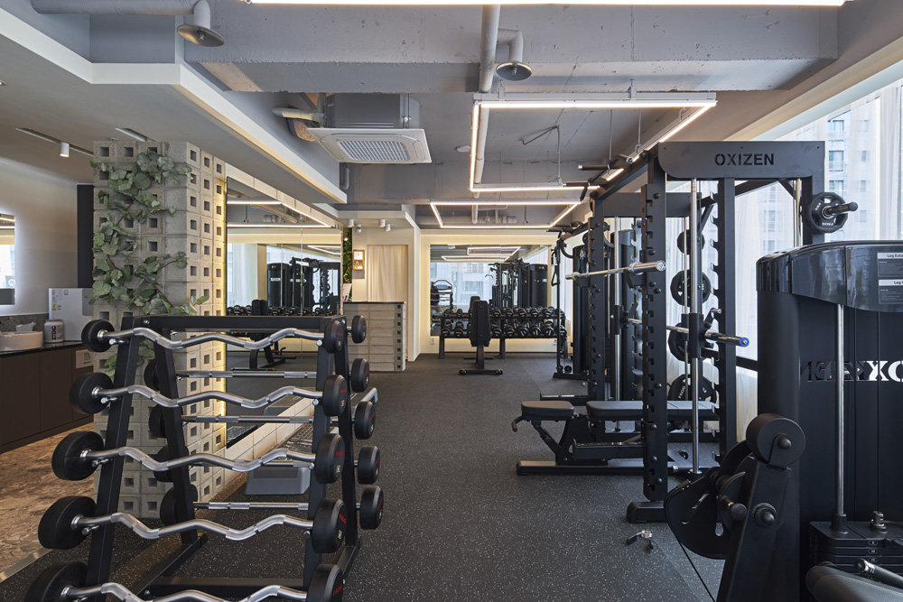 简约设计展现 30 坪健身中心魅力-2
