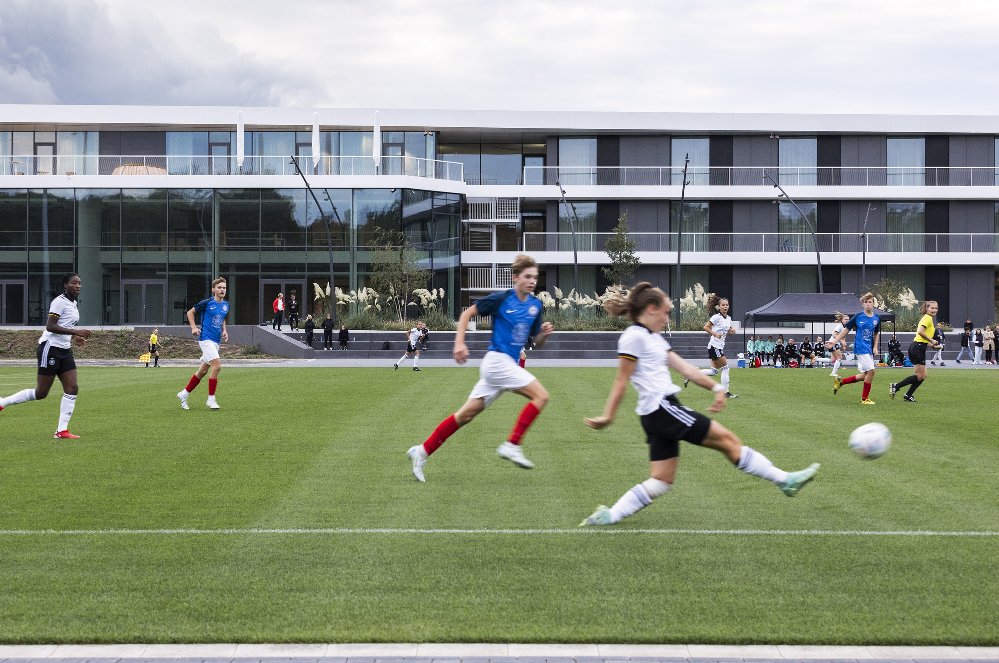 德国足球协会校园丨德国法兰克福丨kadawittfeldarchitektur-14