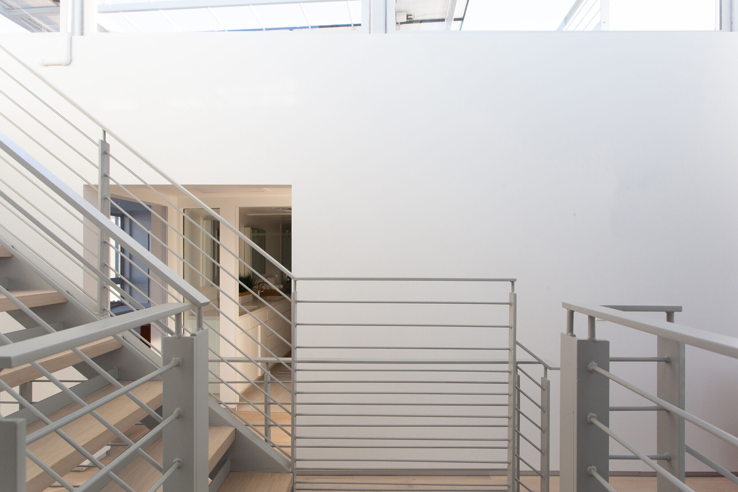 加州阳光下的三层豪华公寓丨美国丨Michael W. Folonis Architects-16