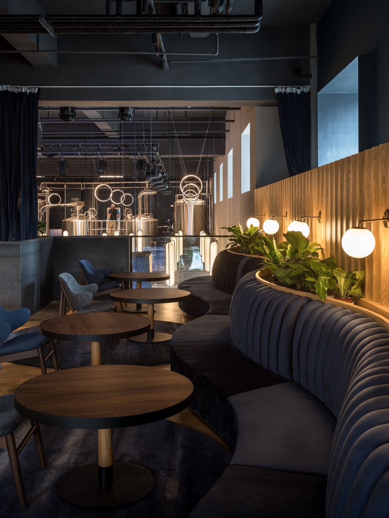 新作 | Oh Yeah 熬夜酒厂北京国贸店-挑战硬朗工业风的精酿啤酒吧-20