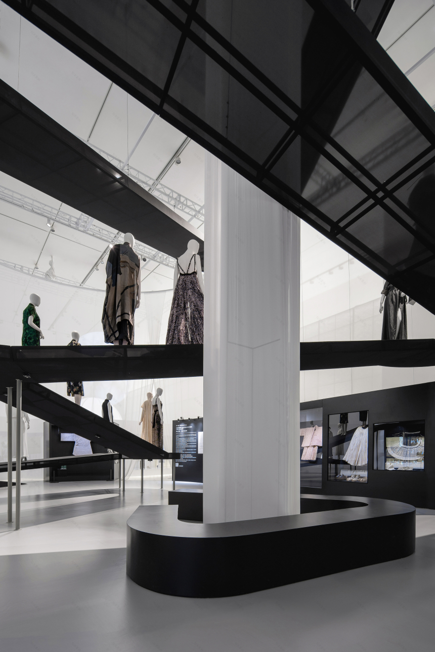 V&A 博物馆“时尚与自然”展览丨中国深圳丨Studio 10-52