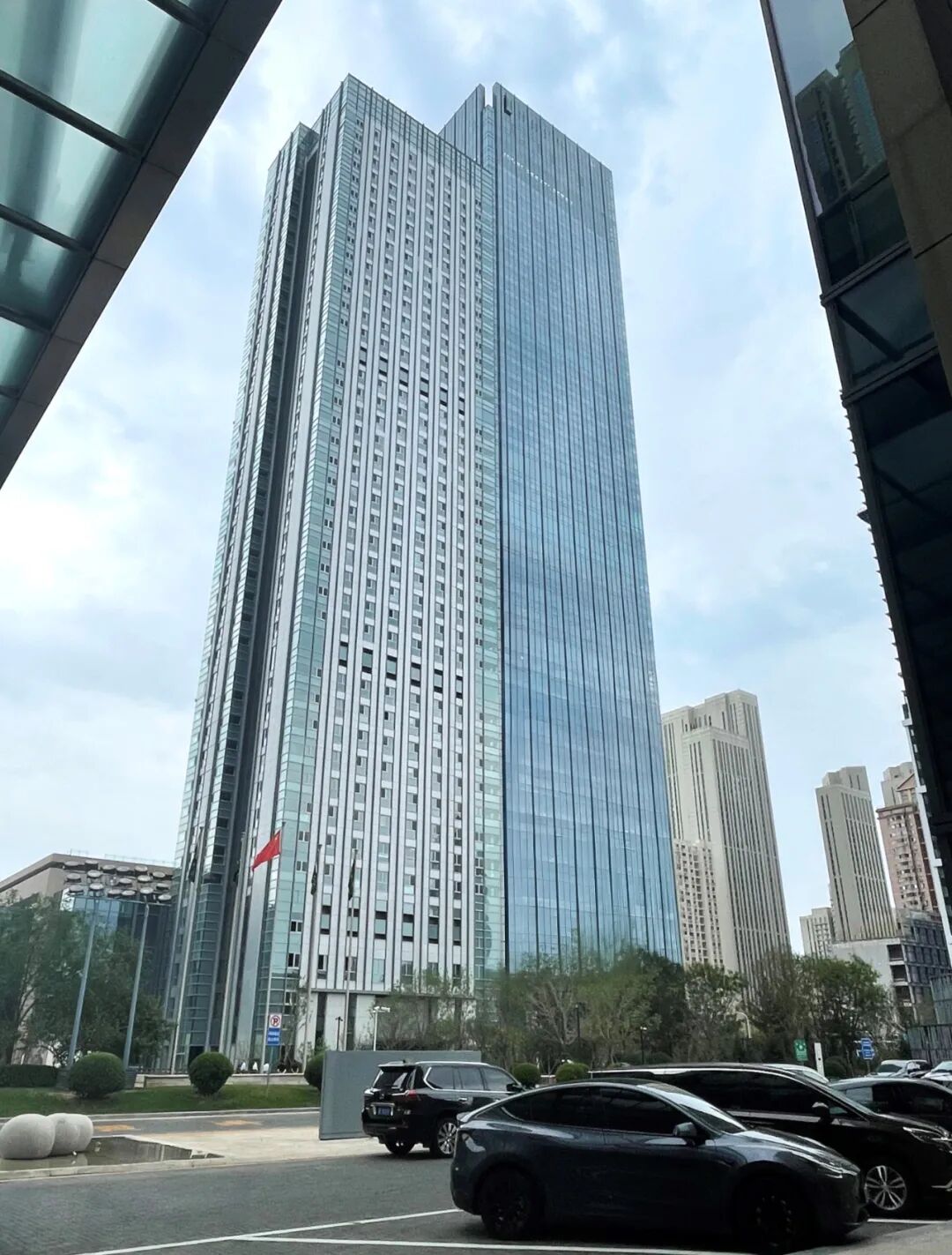 动态|天津嘉里中心二期项目“企业广场”办公楼已竣工-2