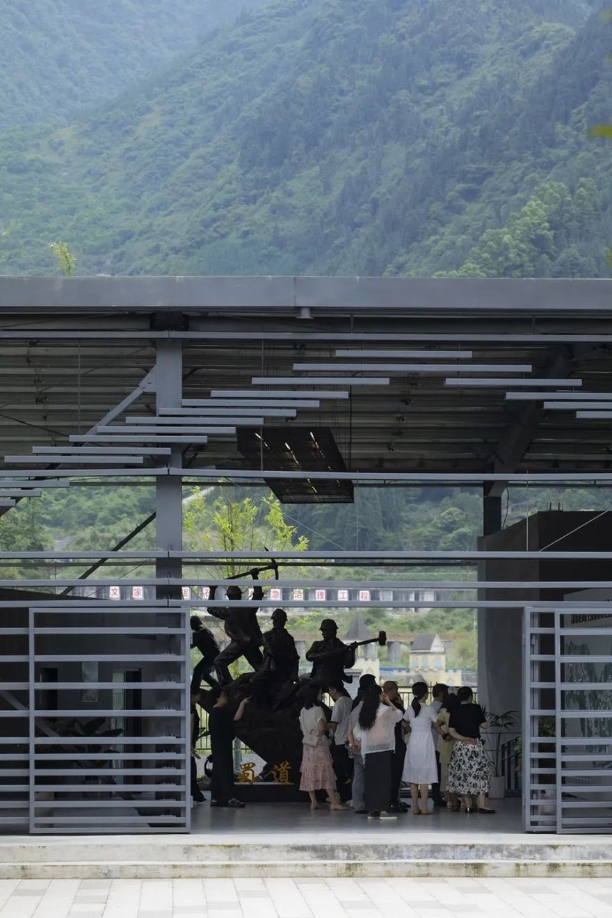 孙昊德新作|四川“绵茂公路”纪念展览馆-4