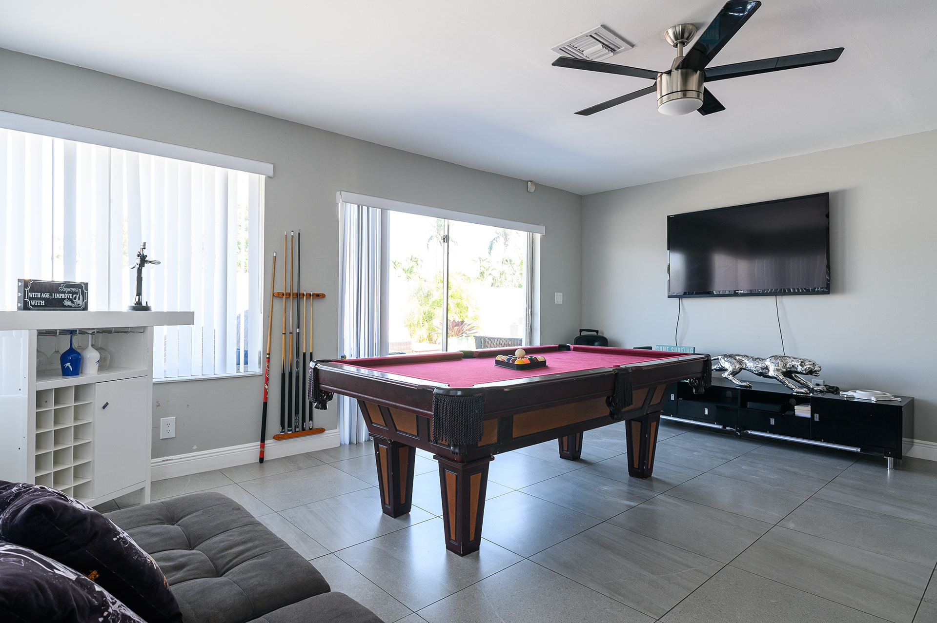 Complete Airbnb Listing 2-23