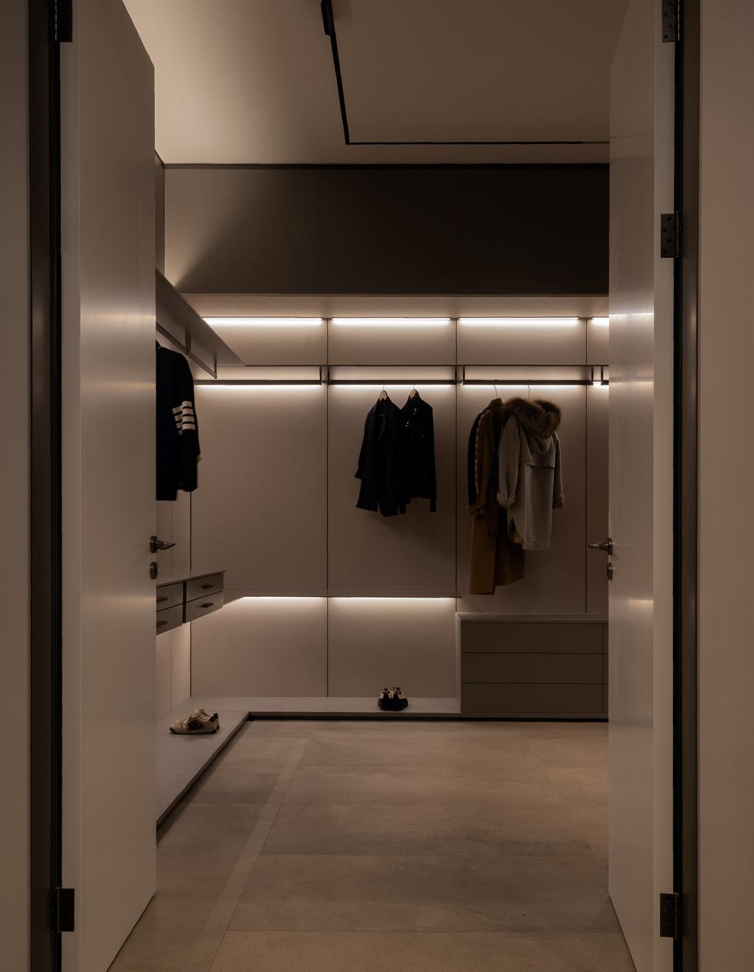 现代轻奢质感别墅设计-51