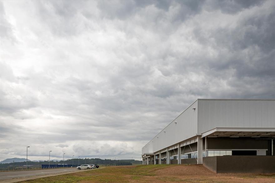 巴西 ThyssenKrupp Presta 工业园,LoebCapote 打造独特工业风格建筑-3