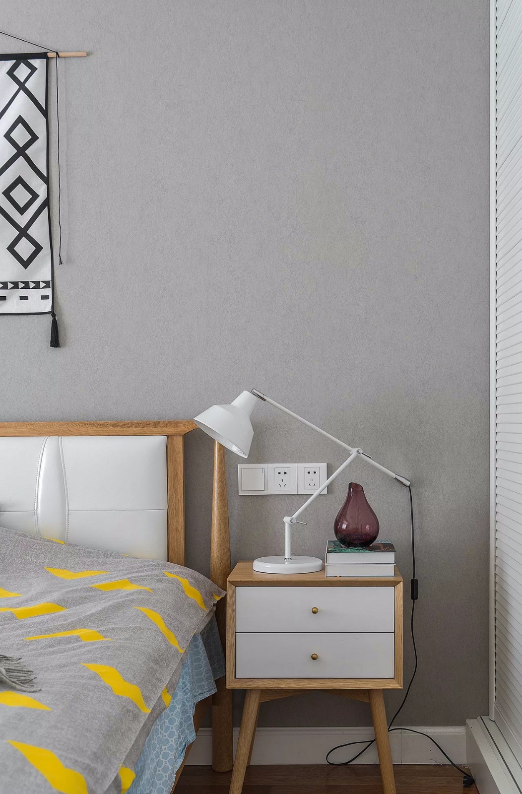 温暖北欧，时尚木质空间-12