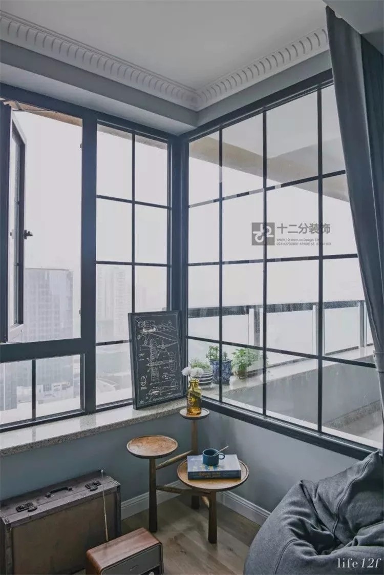 重庆现代风住宅的个性色彩搭配-22