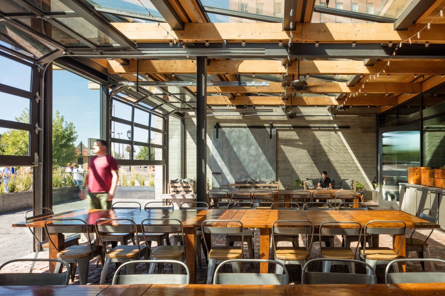 亚基马谷农业遗产的复兴 · Cowiche Canyon Kitchen and Icehouse Bar-63