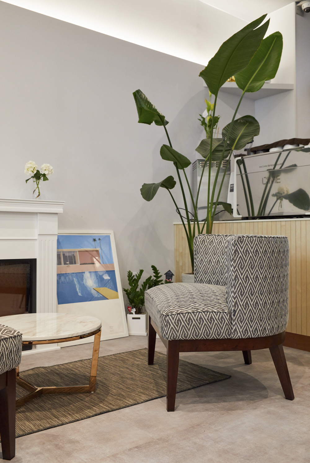 舒适咖啡厅，明亮简约 17 坪空间设计-10