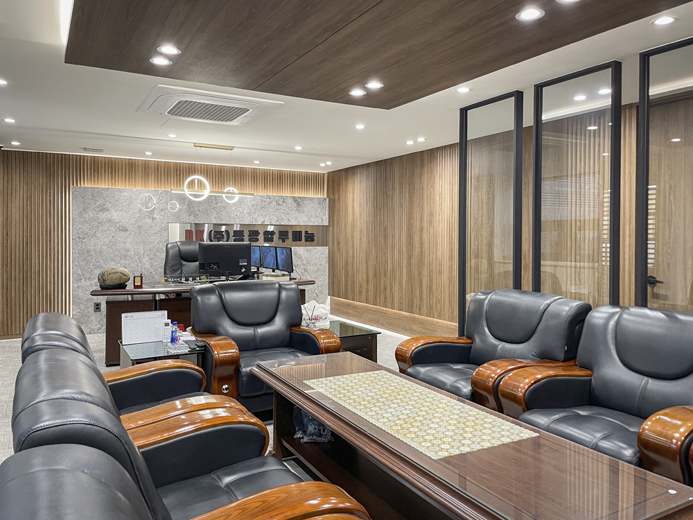 现代高级 85 平办公空间设计-6