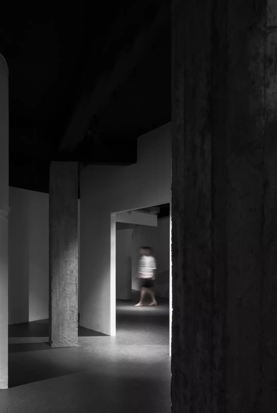 梦境边缘的生活艺术展厅-21