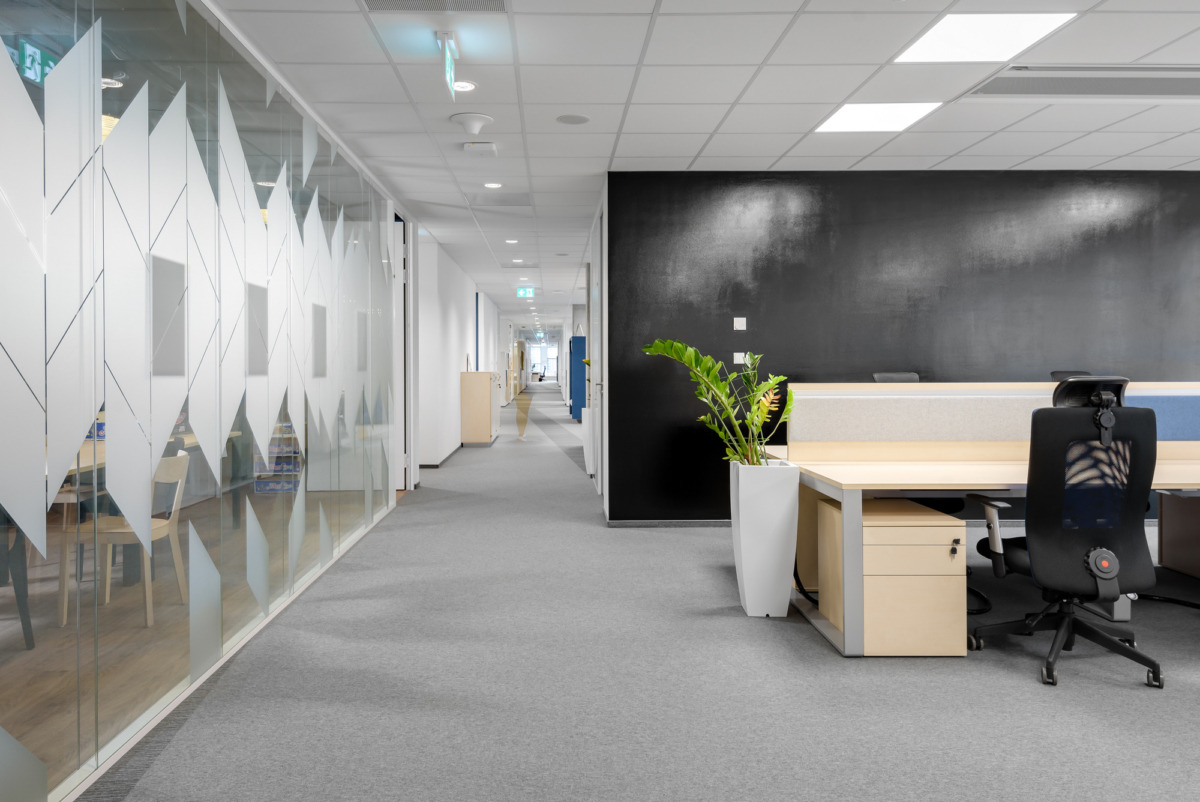 波兰 Fresenius 办公室设计 | 现代、实用、人性化-20