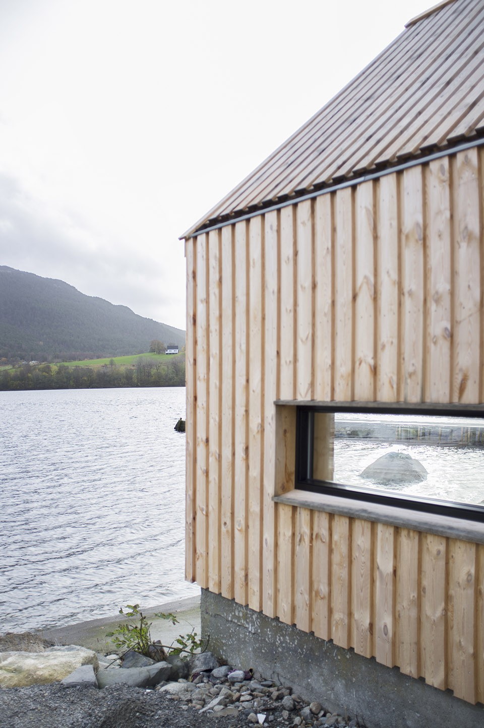 挪威船屋蜕变，木质魅力焕发生机-8