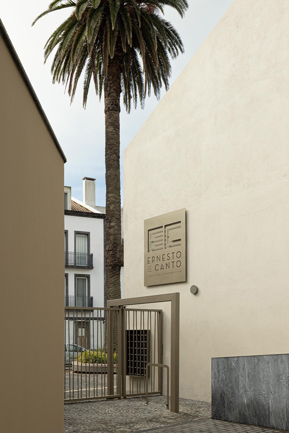 ERNESTO DO CANTO住宅区丨葡萄牙蓬塔德尔加达丨BOX arquitectos-204