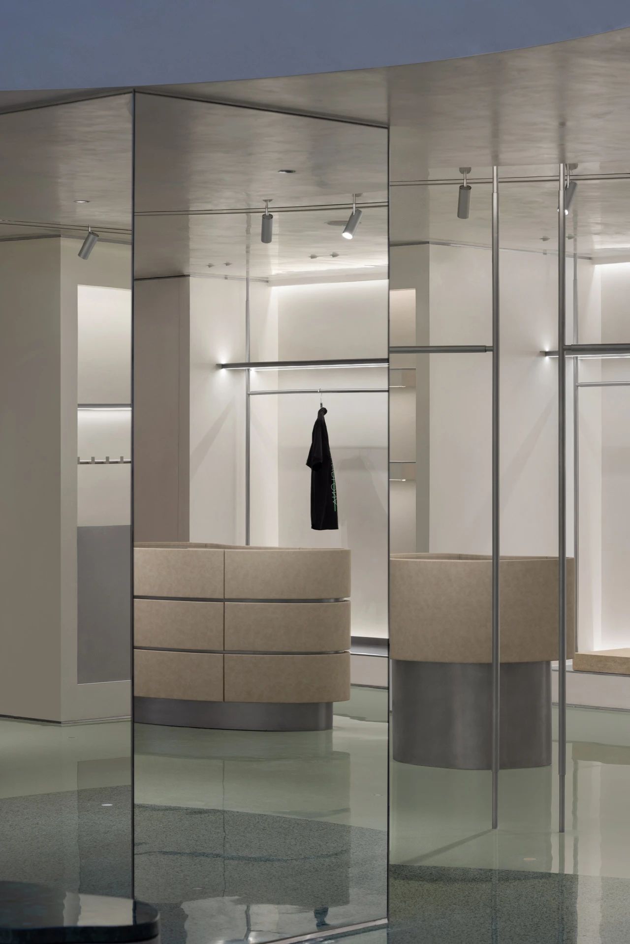 Mark  Lona北京国贸旗舰店丨中国北京丨STUDIO 4,301-19