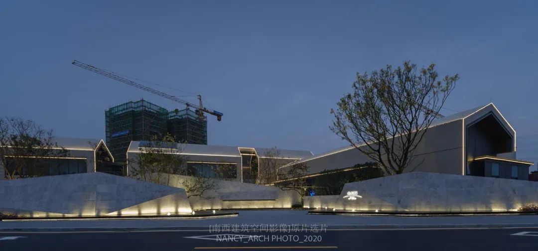 佛山金科城 | 山水折叠的现代城市庭园-37