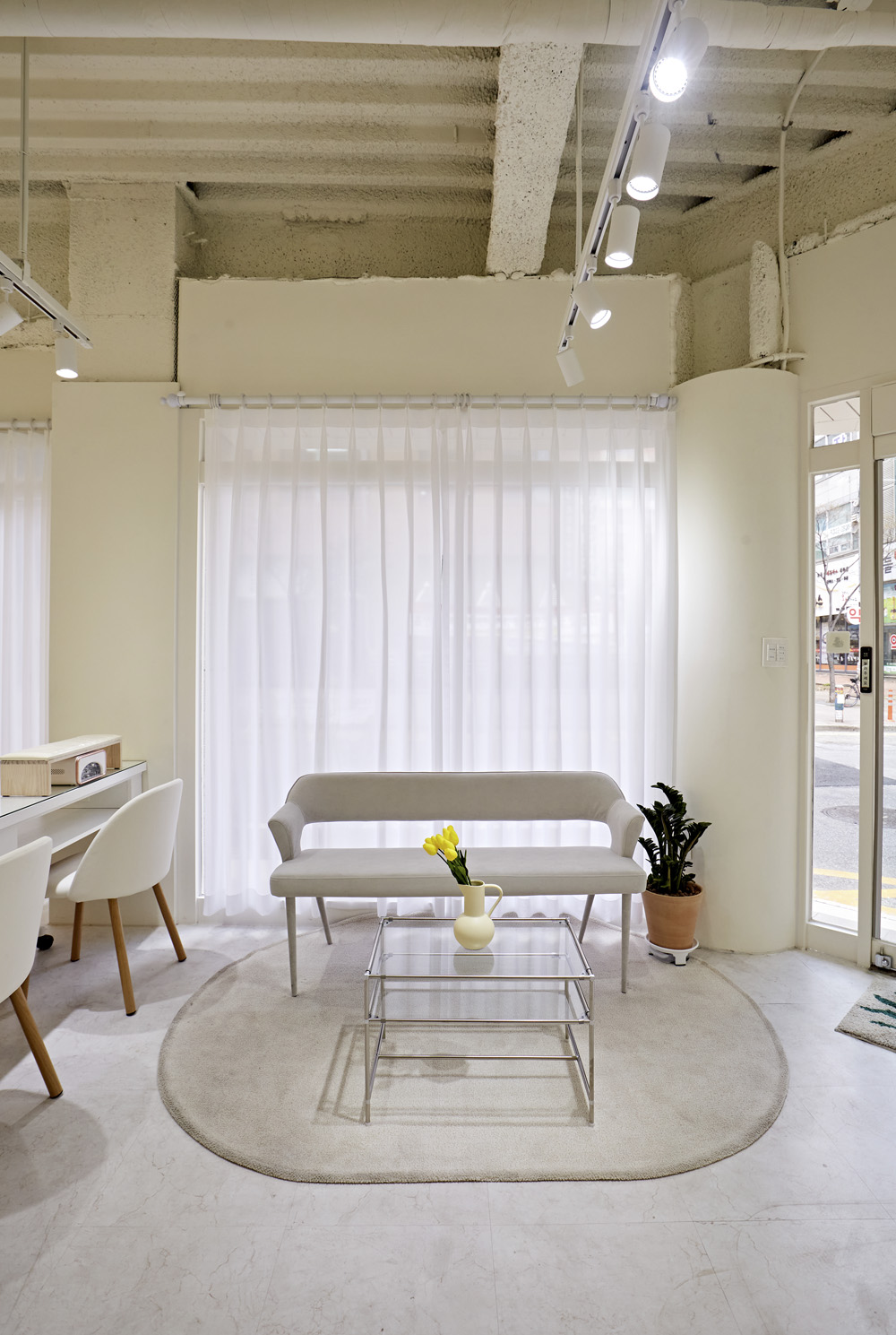 简约时尚的 15 平米小空间设计-13