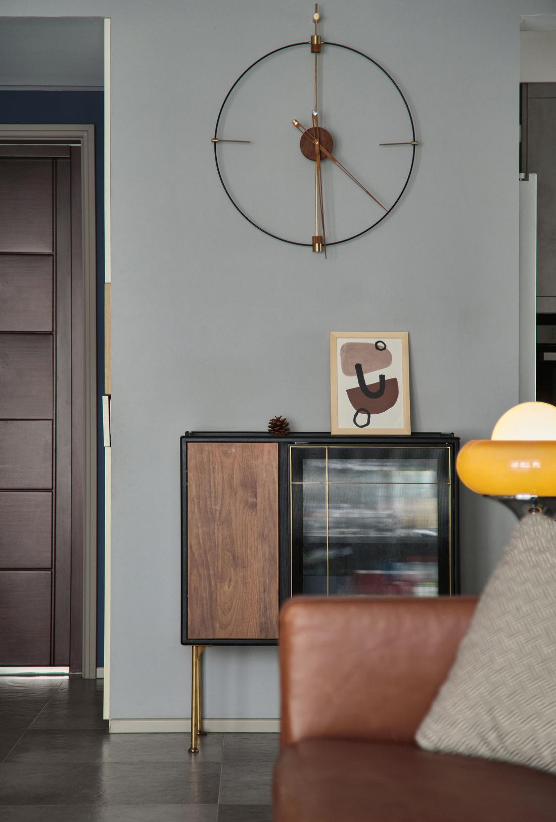 三口之家舒适实用的家居设计-13