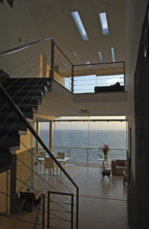 Дом на скалистом утесе（暂译:悬崖上的房子）丨秘鲁丨Longhi Architects-5