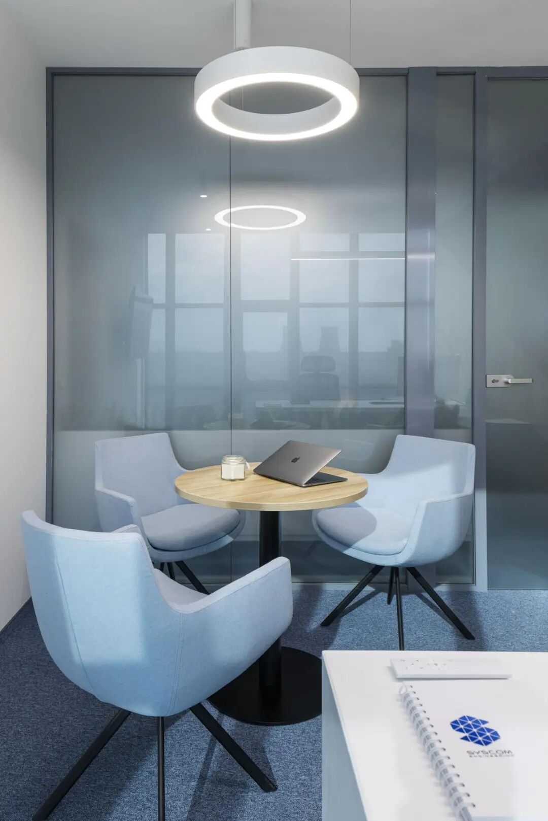 Syscom Engineering索非亚办公室:蓝色美学丨保加利亚丨SOFT CASE STUDIO-18