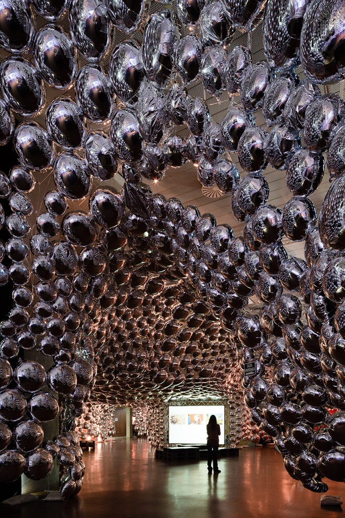 《风扇骚乱事件》——灵活多变的空间设计-23