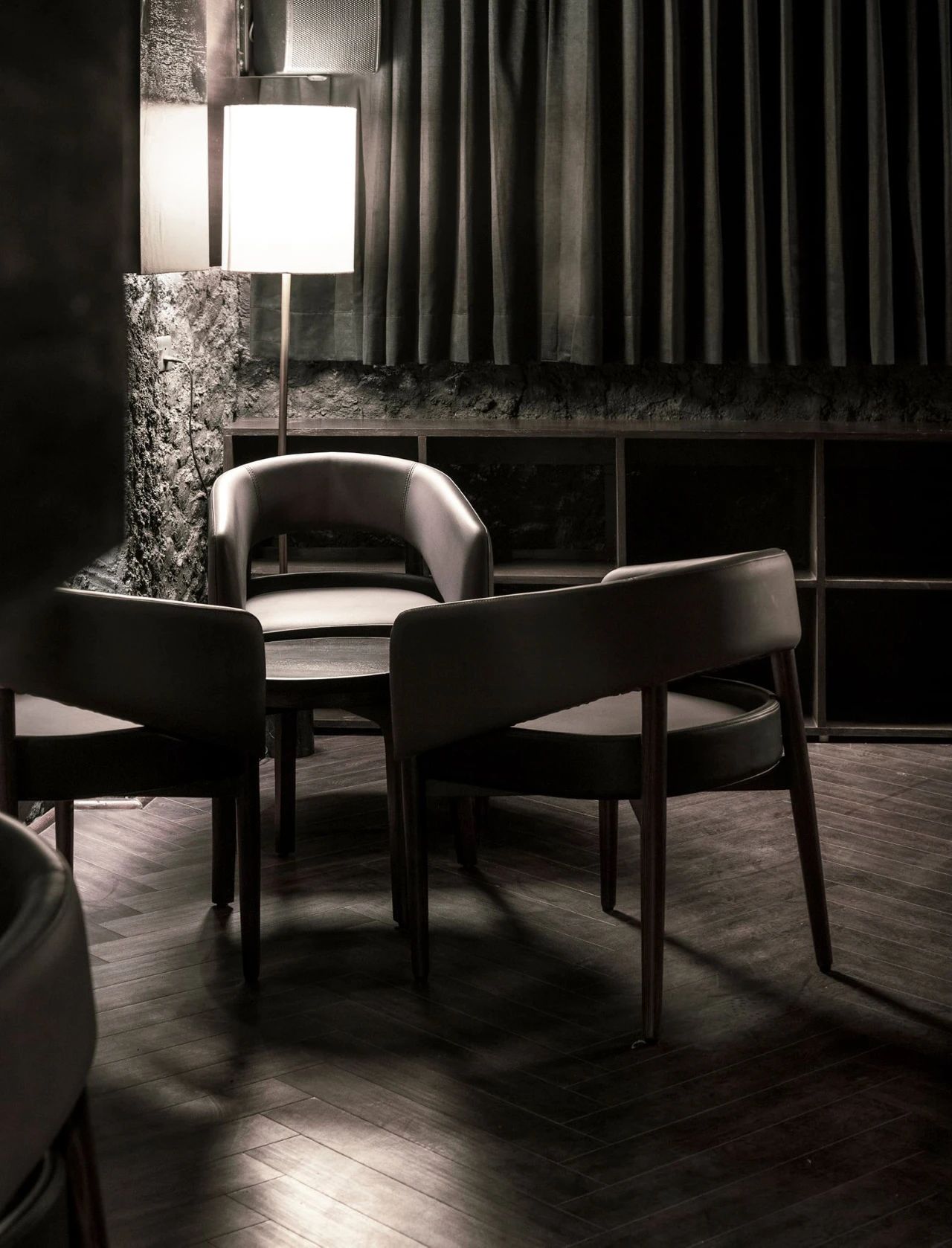 暗黑式混凝土结构鸡尾酒吧设计丨印度新德里丨RENESA ARCHITECTURE DESIGN-66