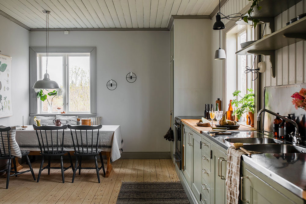 瑞典老夏季度假小屋的现代翻新-16